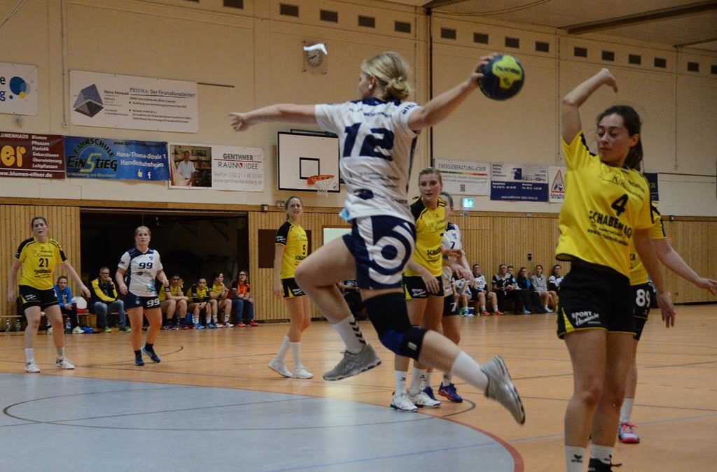 1. Frauen: Mit souveränem Sieg in die Weihnachtspause